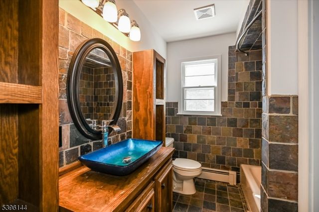 210 Ross Dr, Boonton Town, NJ 07005