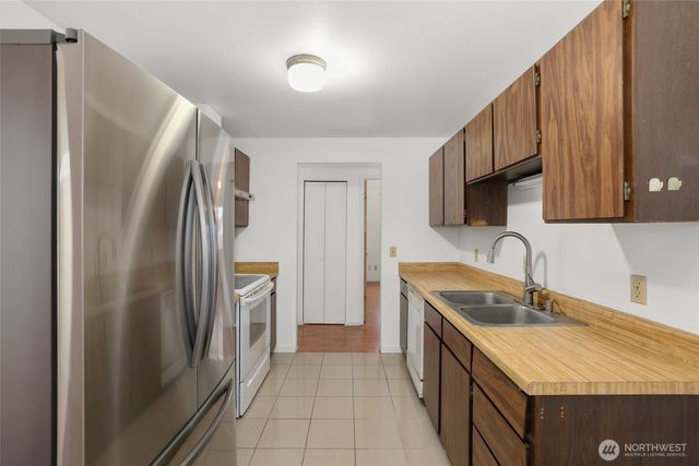 11824 SE 253rd Street, Kent, WA 98030