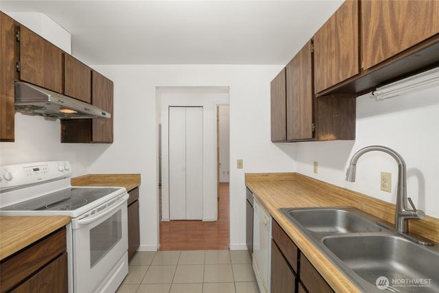 11824 SE 253rd Street, Kent, WA 98030