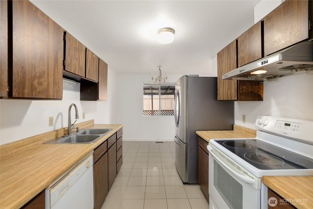 11824 SE 253rd Street, Kent, WA 98030