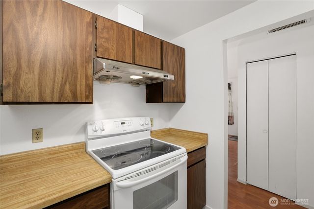 11824 SE 253rd Street, Kent, WA 98030