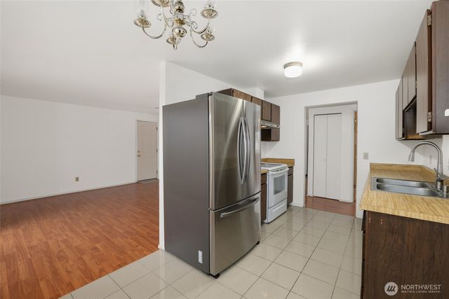 11824 SE 253rd Street, Kent, WA 98030