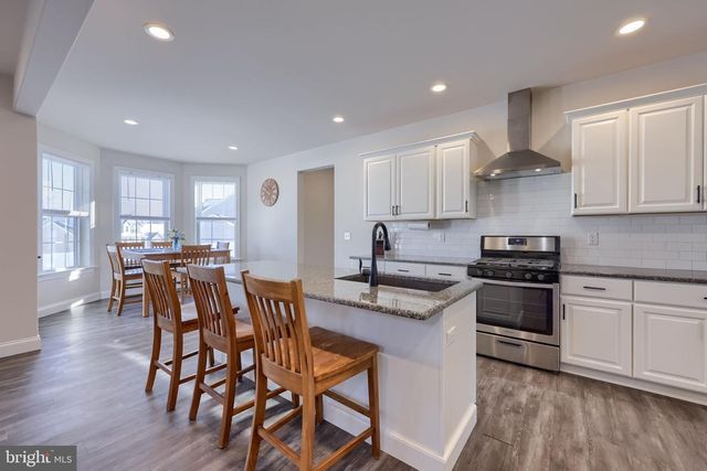 10 ELI DR, York, PA 17404