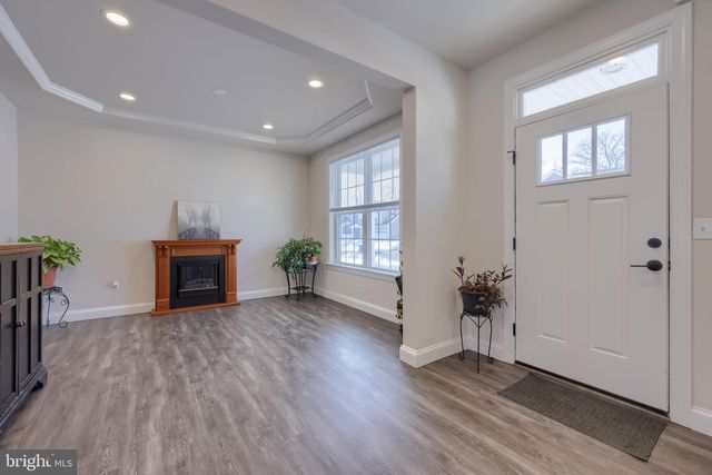 10 ELI DR, York, PA 17404