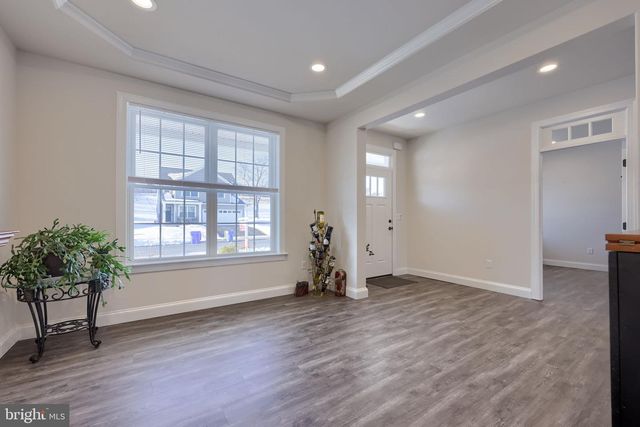 10 ELI DR, York, PA 17404