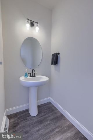 10 ELI DR, York, PA 17404