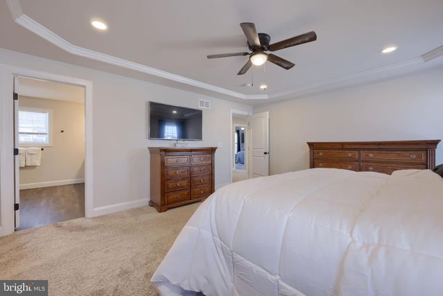 10 ELI DR, York, PA 17404