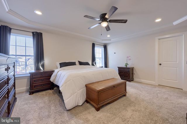 10 ELI DR, York, PA 17404