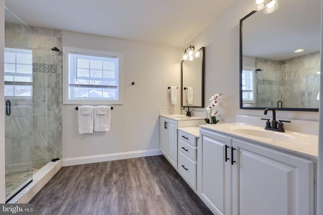 10 ELI DR, York, PA 17404