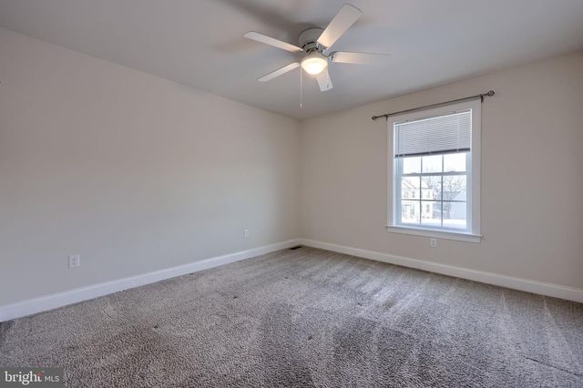 10 ELI DR, York, PA 17404