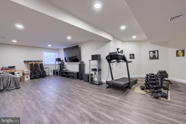 10 ELI DR, York, PA 17404