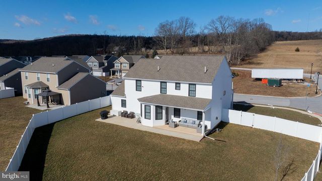 10 ELI DR, York, PA 17404