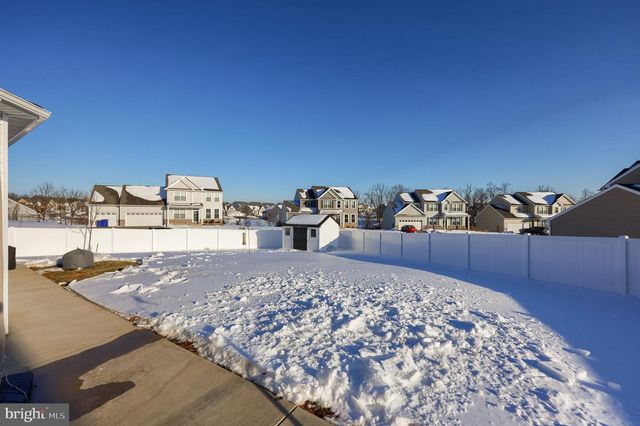 10 ELI DR, York, PA 17404