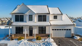 10 ELI DR, York, PA 17404