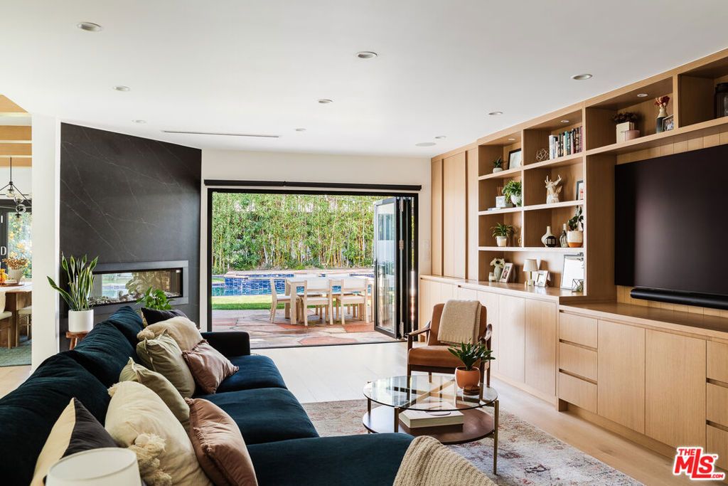 Image 13 of property listing at 5007 Auckland Avenue, North Hollywood, CA 91601