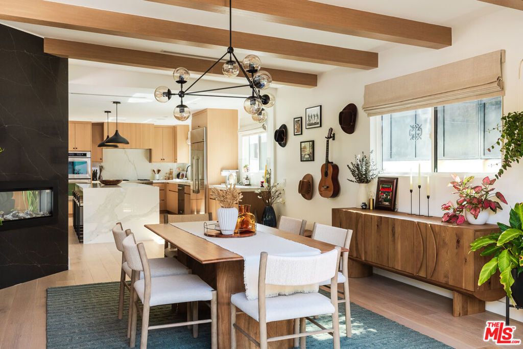 Image 16 of property listing at 5007 Auckland Avenue, North Hollywood, CA 91601