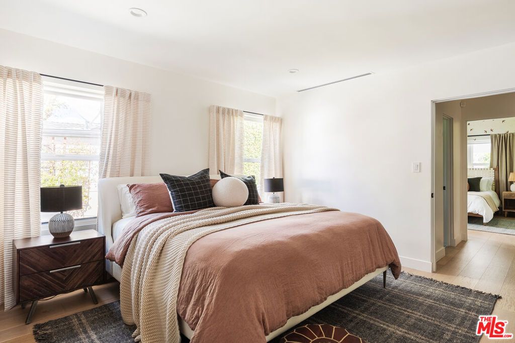 Image 19 of property listing at 5007 Auckland Avenue, North Hollywood, CA 91601