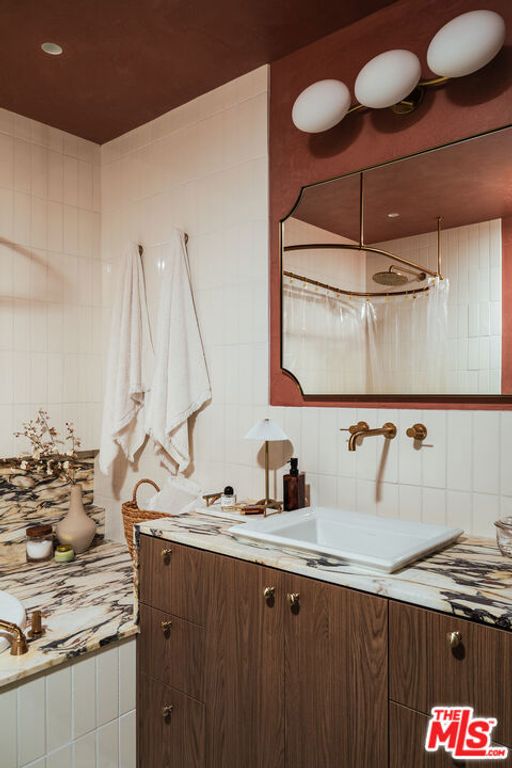 Image 22 of property listing at 5007 Auckland Avenue, North Hollywood, CA 91601