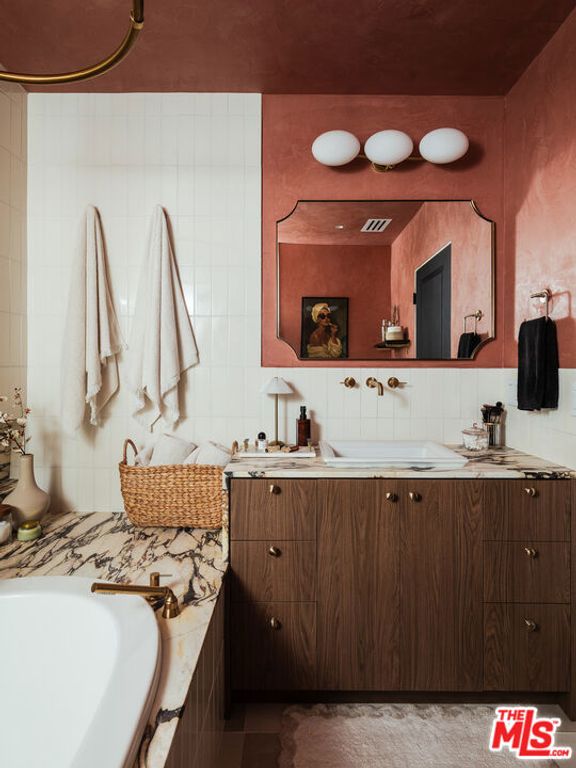 Image 23 of property listing at 5007 Auckland Avenue, North Hollywood, CA 91601