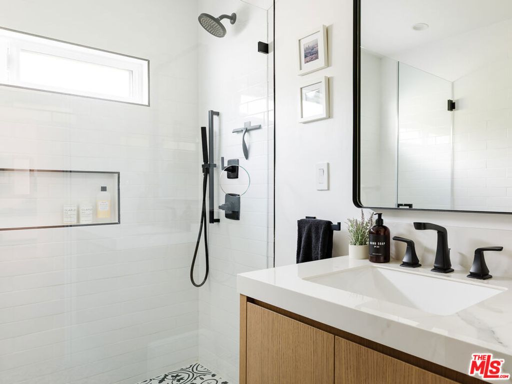 Image 27 of property listing at 5007 Auckland Avenue, North Hollywood, CA 91601