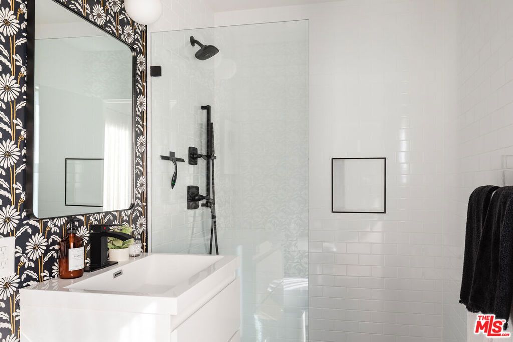Image 31 of property listing at 5007 Auckland Avenue, North Hollywood, CA 91601