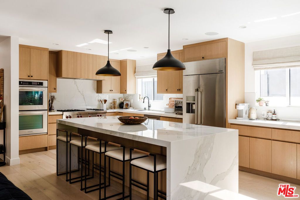 Image 4 of property listing at 5007 Auckland Avenue, North Hollywood, CA 91601