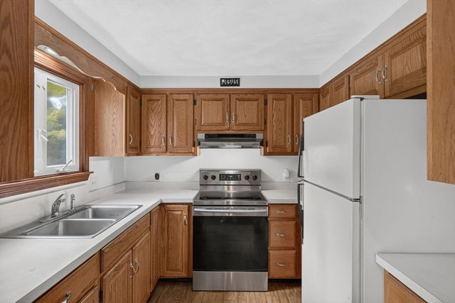 24 Railroad Ave, Taunton, MA 02780