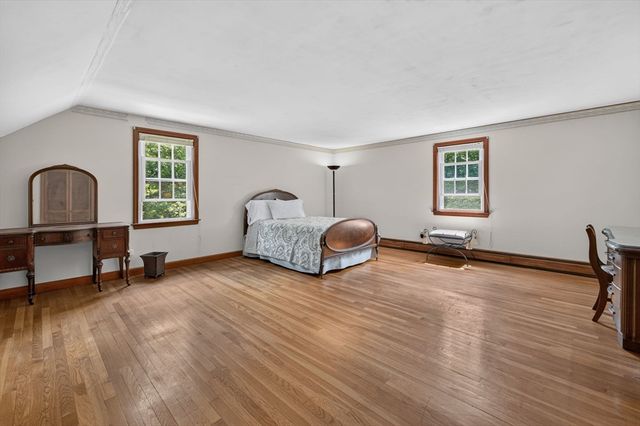 24 Railroad Ave, Taunton, MA 02780