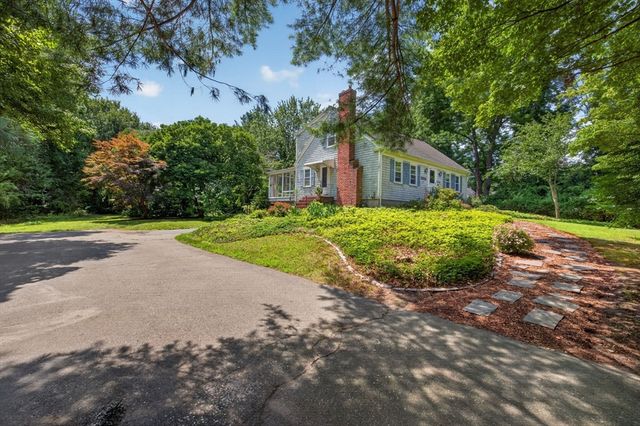 24 Railroad Ave, Taunton, MA 02780