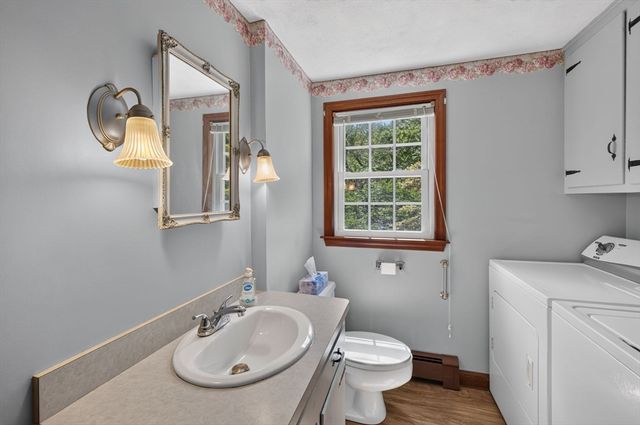 24 Railroad Ave, Taunton, MA 02780