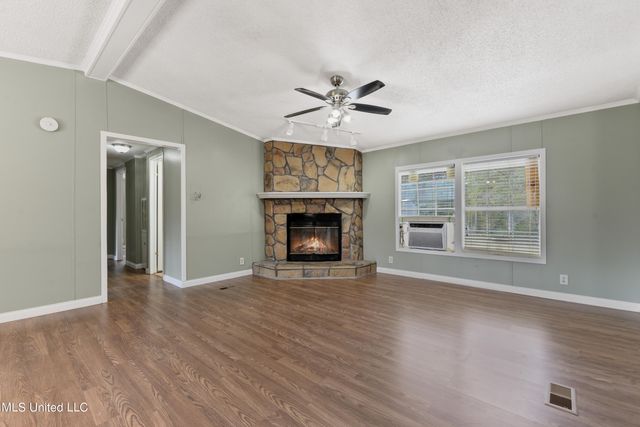 15439 Old Highway 15, D'iberville, MS 39540