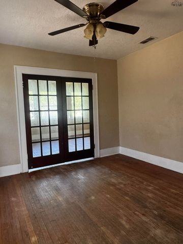 2123 AVENUE G, Wichita Falls, TX 76309