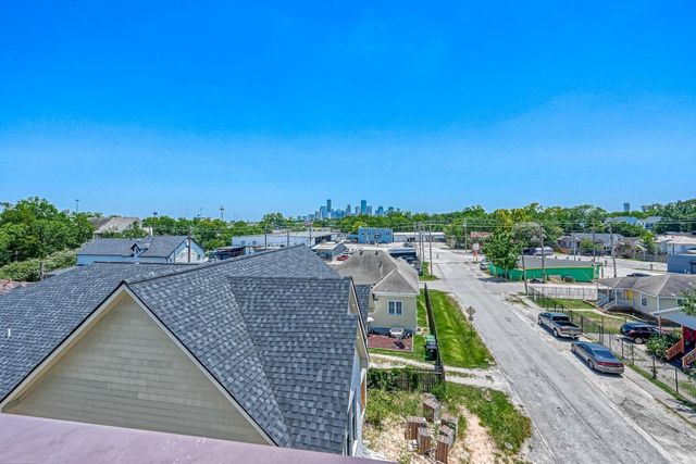 306 Enid Street A, Houston, TX 77009
