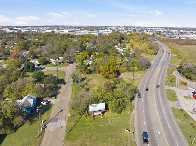 105, 107, 109, 111 Victory Drive, Waco, TX 76711