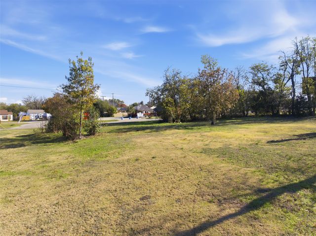 105, 107, 109, 111 Victory Drive, Waco, TX 76711