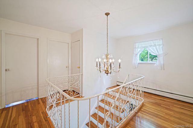 5 Old Landers Court, Smithtown, NY 11787
