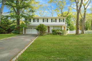 5 Old Landers Court, Smithtown, NY 11787