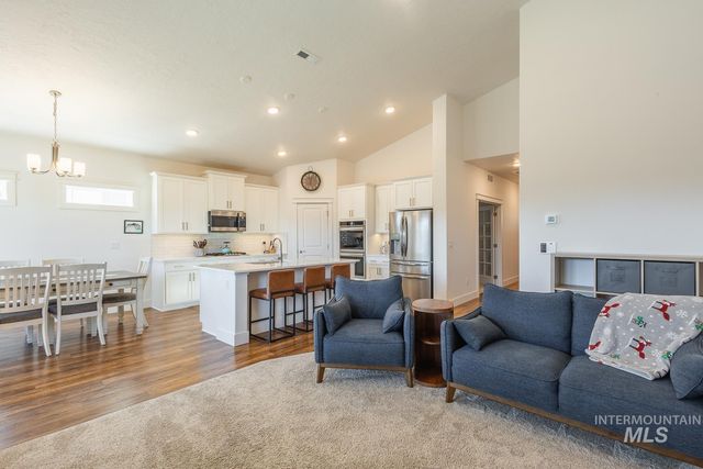 3094 N Greengate Way, Star, ID 83669