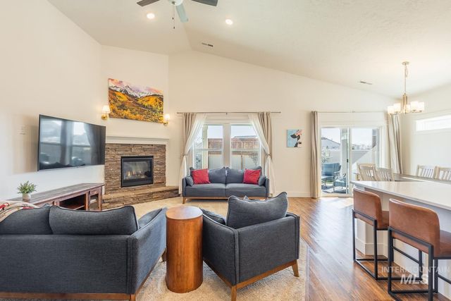 3094 N Greengate Way, Star, ID 83669