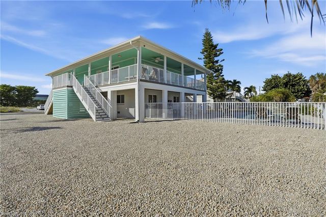 170 Redfish RD, Fort Myers Beach, FL 33931