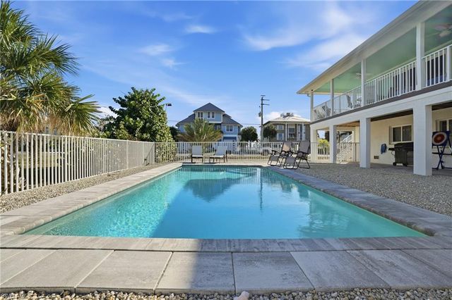 170 Redfish RD, Fort Myers Beach, FL 33931