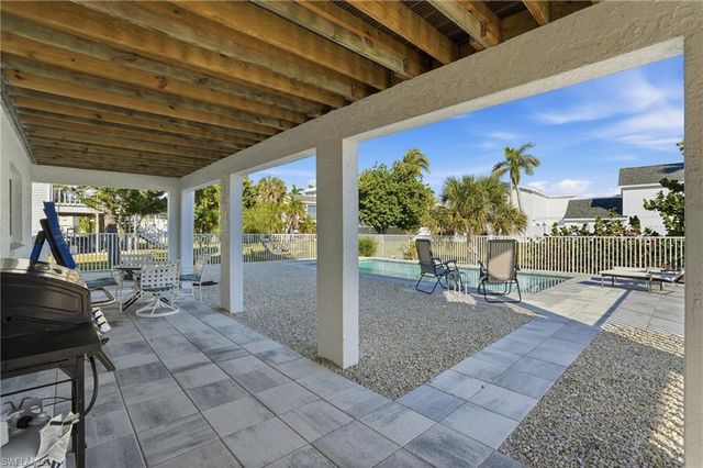 170 Redfish RD, Fort Myers Beach, FL 33931