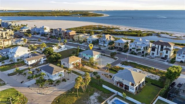 170 Redfish RD, Fort Myers Beach, FL 33931