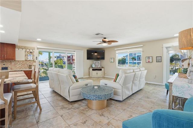 170 Redfish RD, Fort Myers Beach, FL 33931