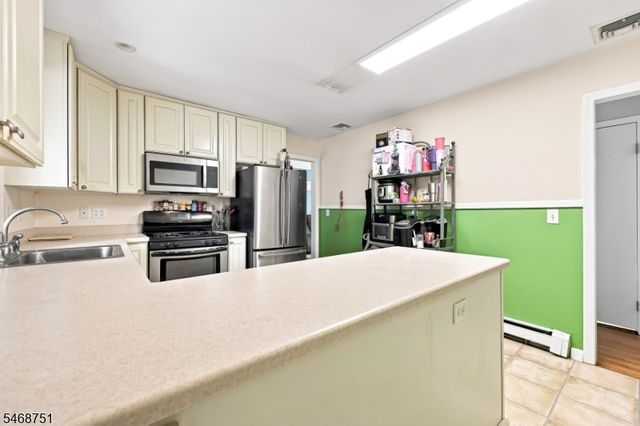 76 Page Dr, Oakland Boro, NJ 07436