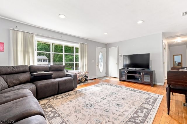 76 Page Dr, Oakland Boro, NJ 07436