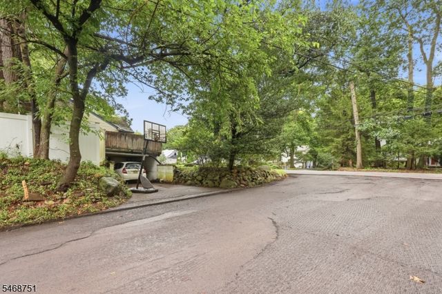 76 Page Dr, Oakland Boro, NJ 07436