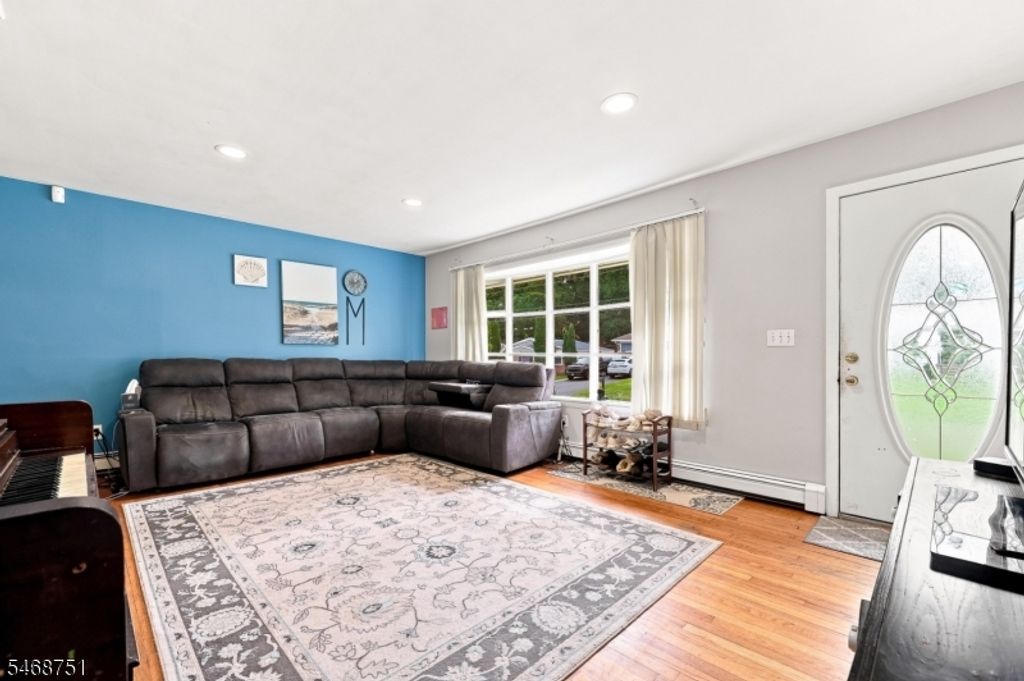 76 Page Dr, Oakland Boro, NJ 07436 — photo 4