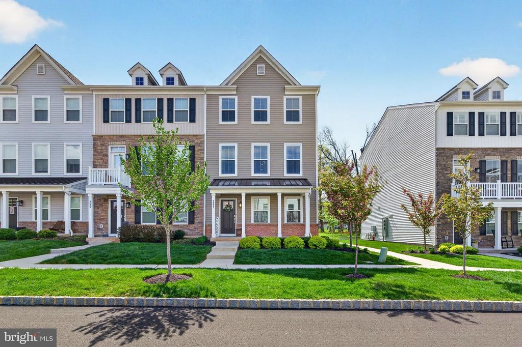 4825 FRANKLIN CIR, Pipersville, PA 18947