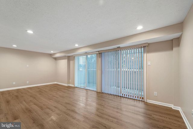 151 KENWOOD DR, Sicklerville, NJ 08081